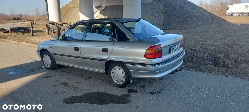 Opel Astra 1.4 Mid - 11
