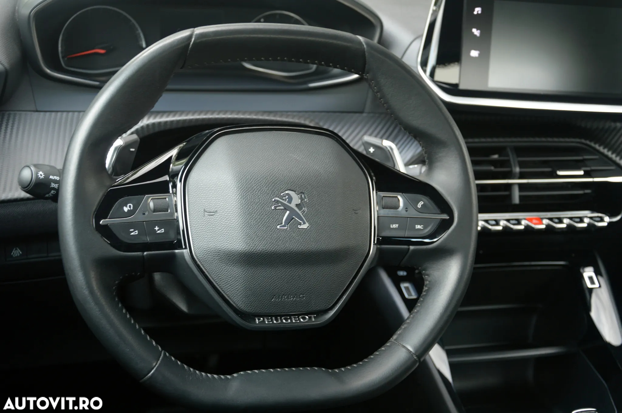Peugeot 2008 PureTech 130 EAT8 Allure - 25