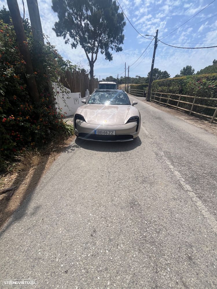 Porsche Taycan Cross Turismo 4S - 2
