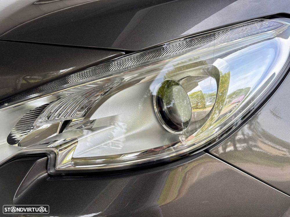 Peugeot 2008 1.2 PureTech Style - 45