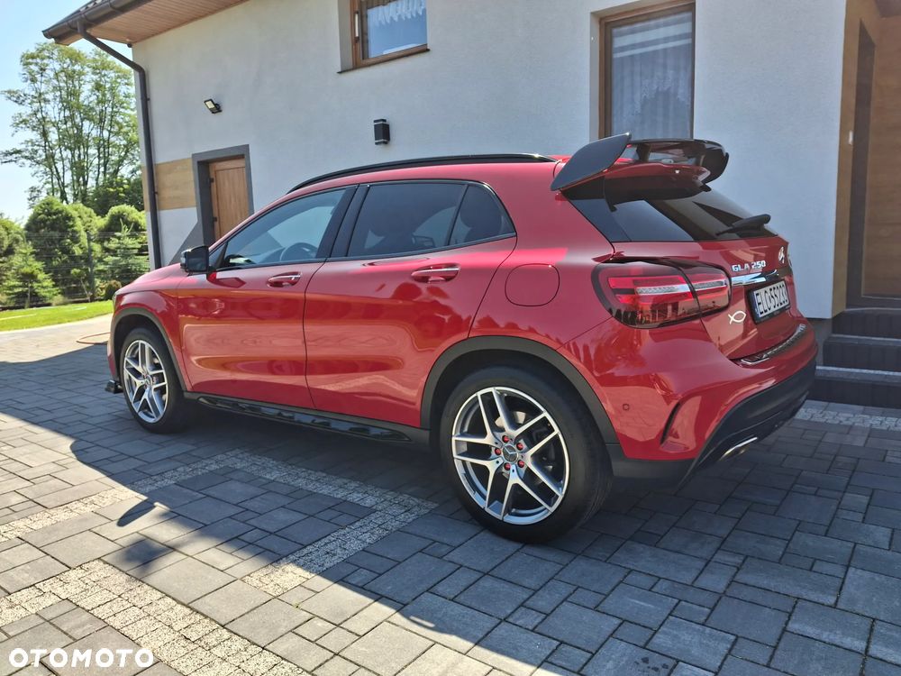 Mercedes-Benz GLA 250 4Matic 7G-DCT AMG Line - 13