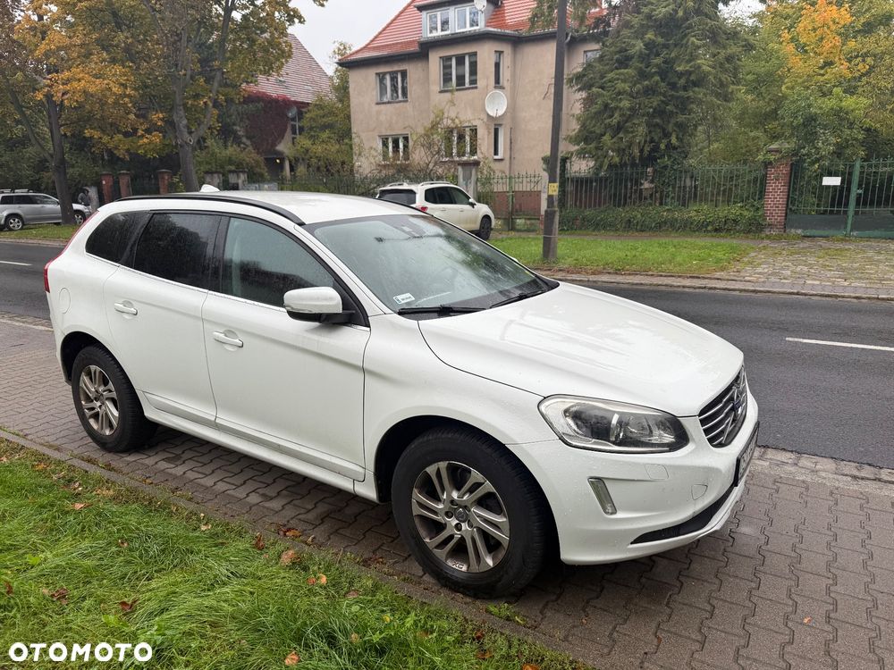 Volvo XC 60 D4 AWD Momentum - 1