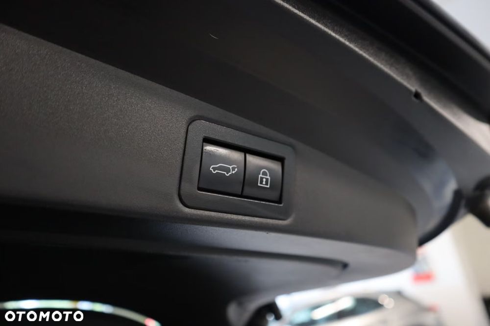 Toyota Corolla 2.0 Lounge - 31