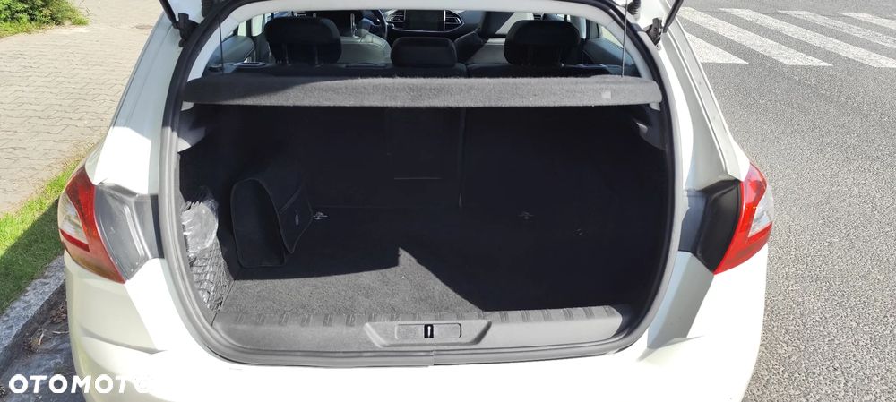 Peugeot 308 1.2 PureTech Allure S&S - 11