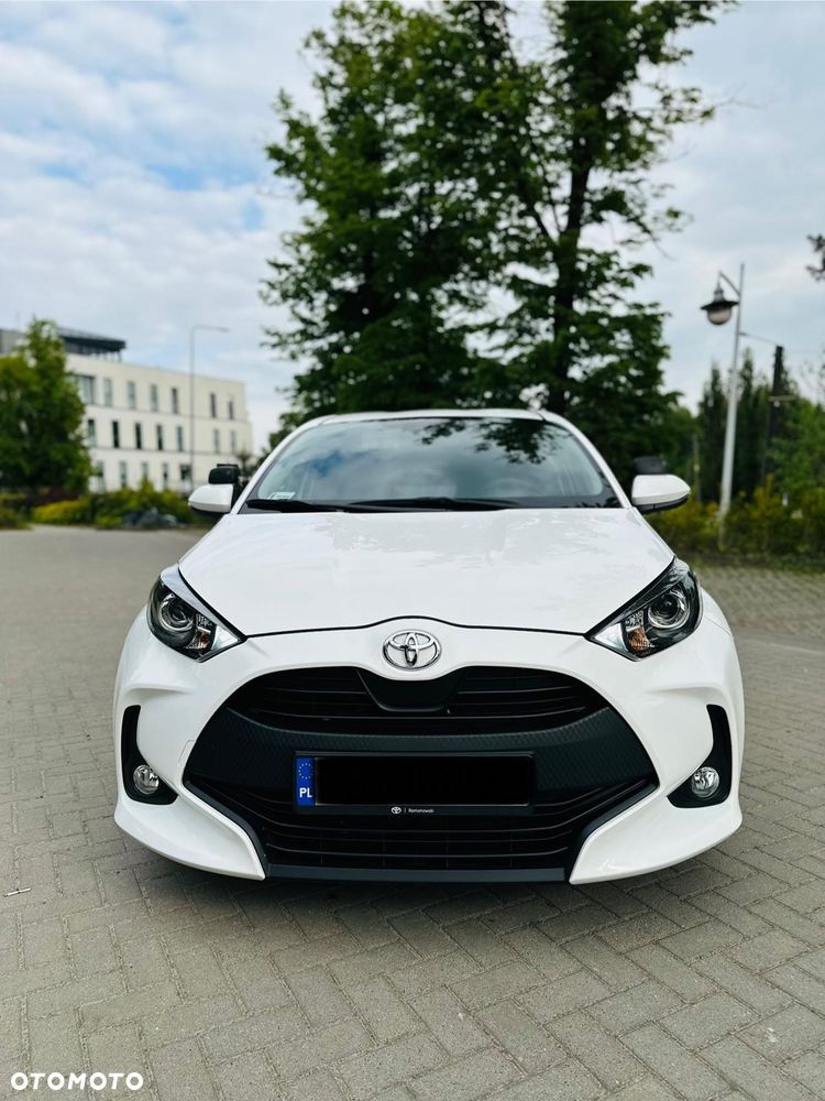 Toyota Yaris 2022 photo 2