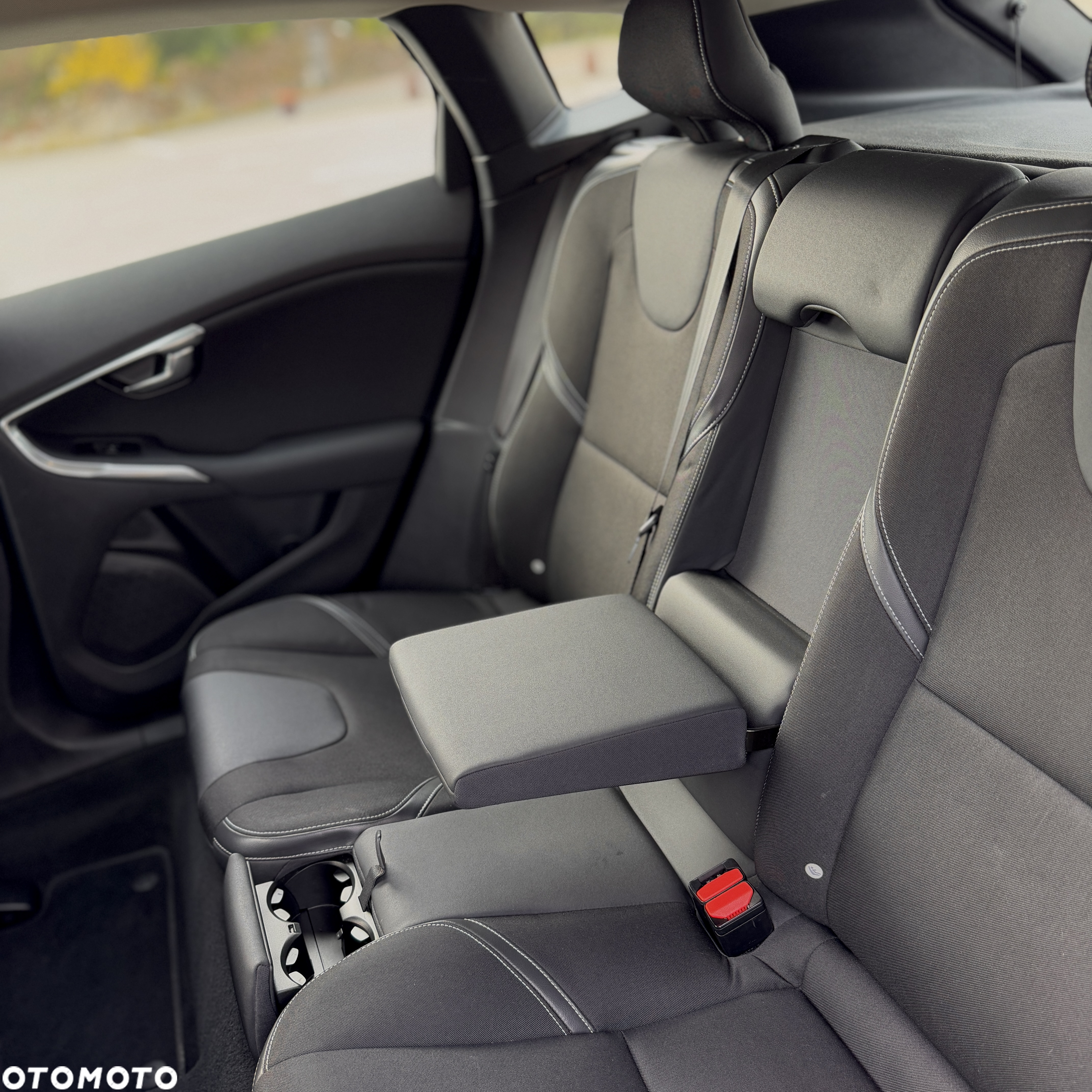 Volvo V40 D3 Geartronic Momentum - 33