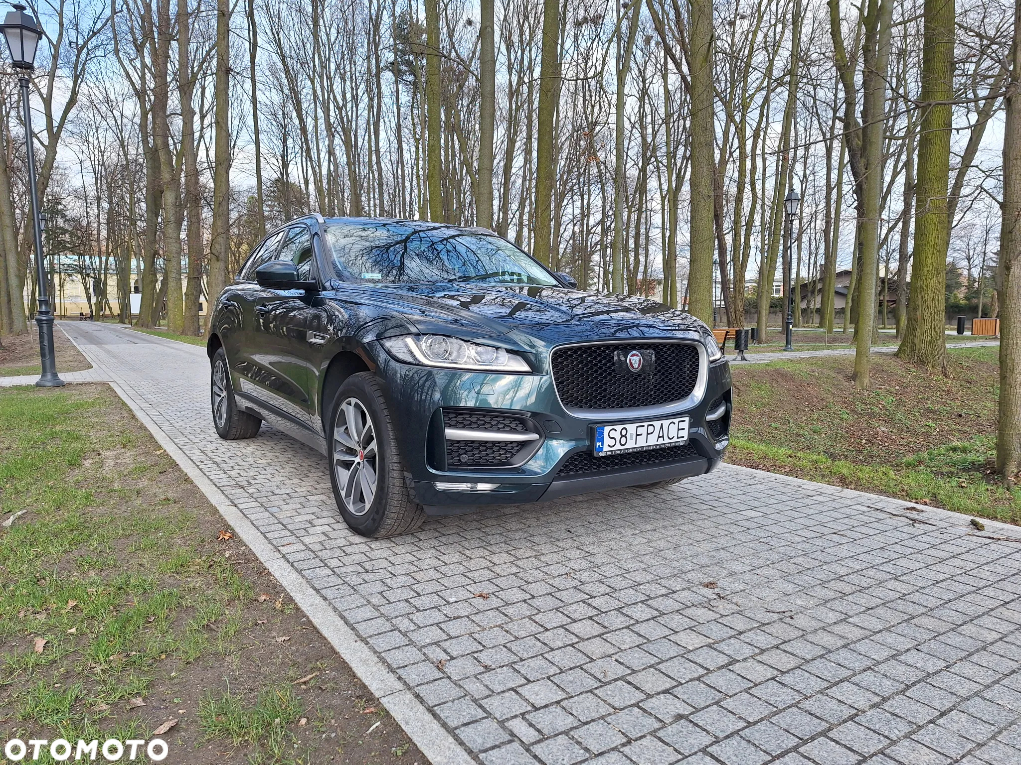 Jaguar F-Pace 2.0 i4D AWD R-Sport - 2