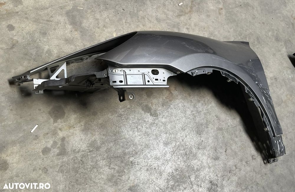 Aripa fata stanga completa originala PORSCHE CAYENNE 2 an 2010-2014 stare perfecta cod 7P5821251 - 2