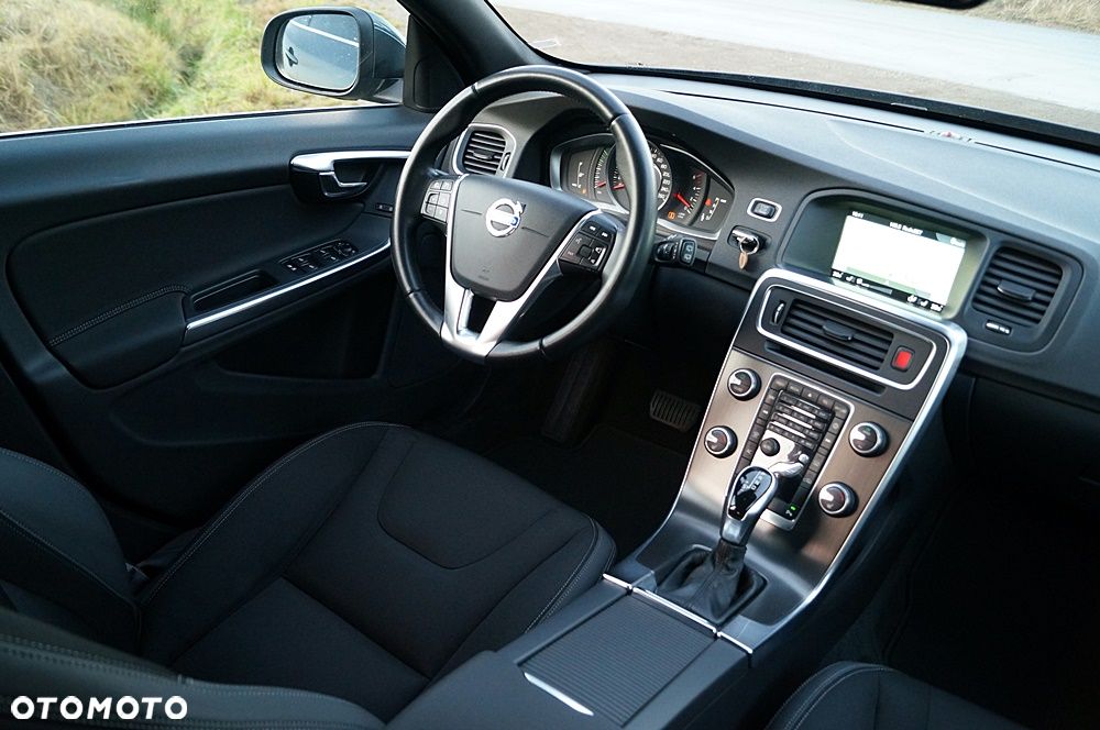 Volvo V60 D4 Geartronic Summum - 20