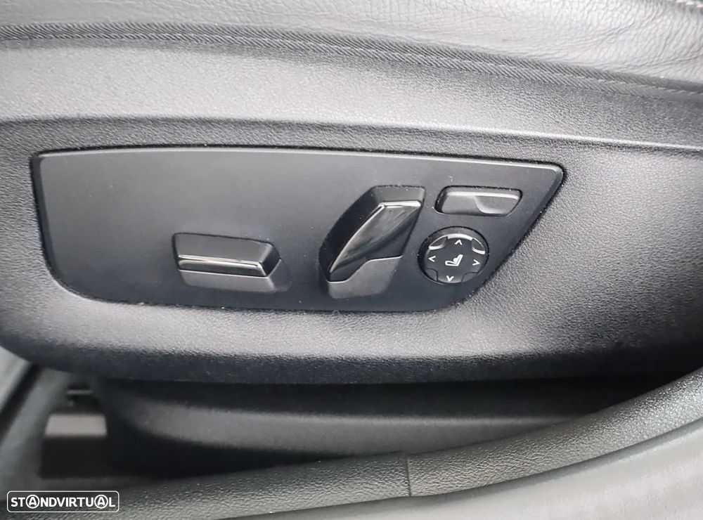 BMW 520 d Pack Desportivo M Auto - 49