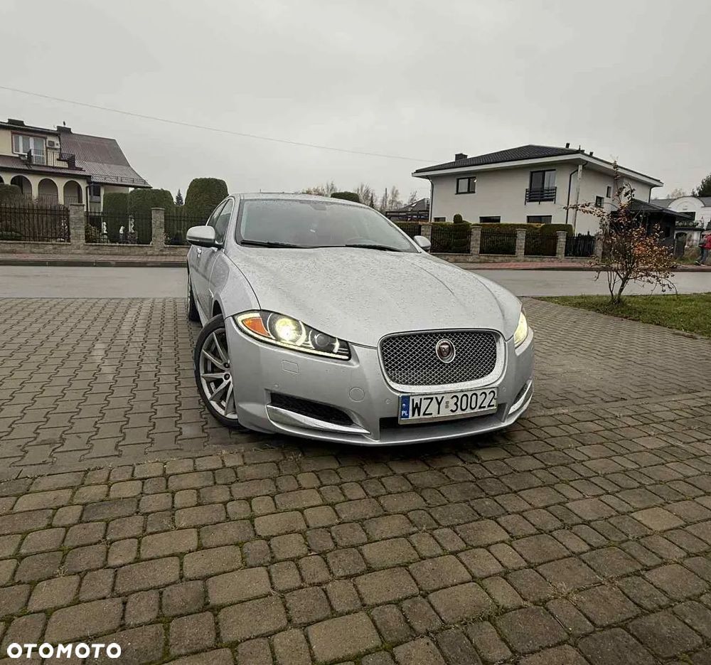 Jaguar XF 2.0 T Luxury - 1