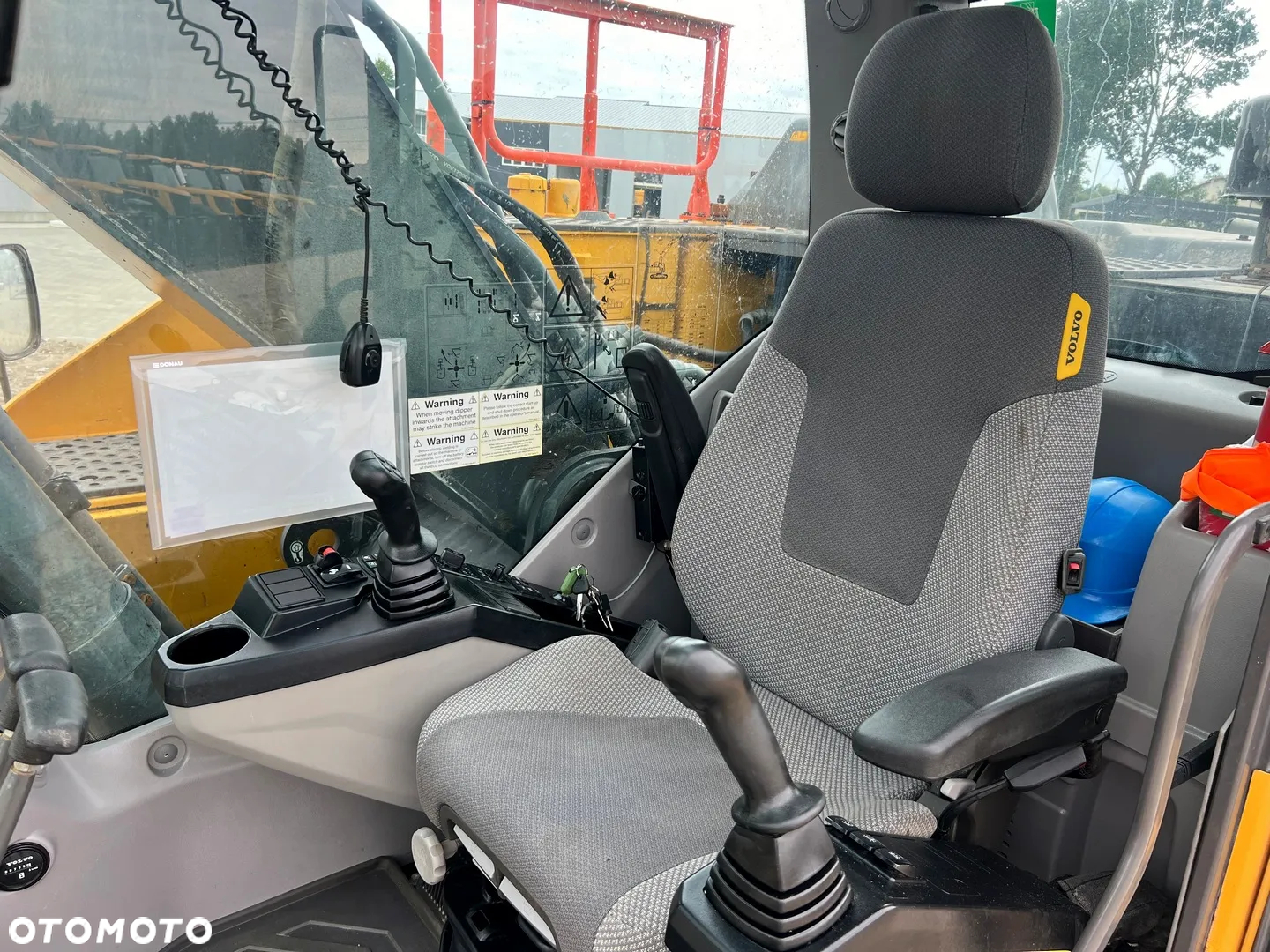 Volvo EC 220 EL - 26