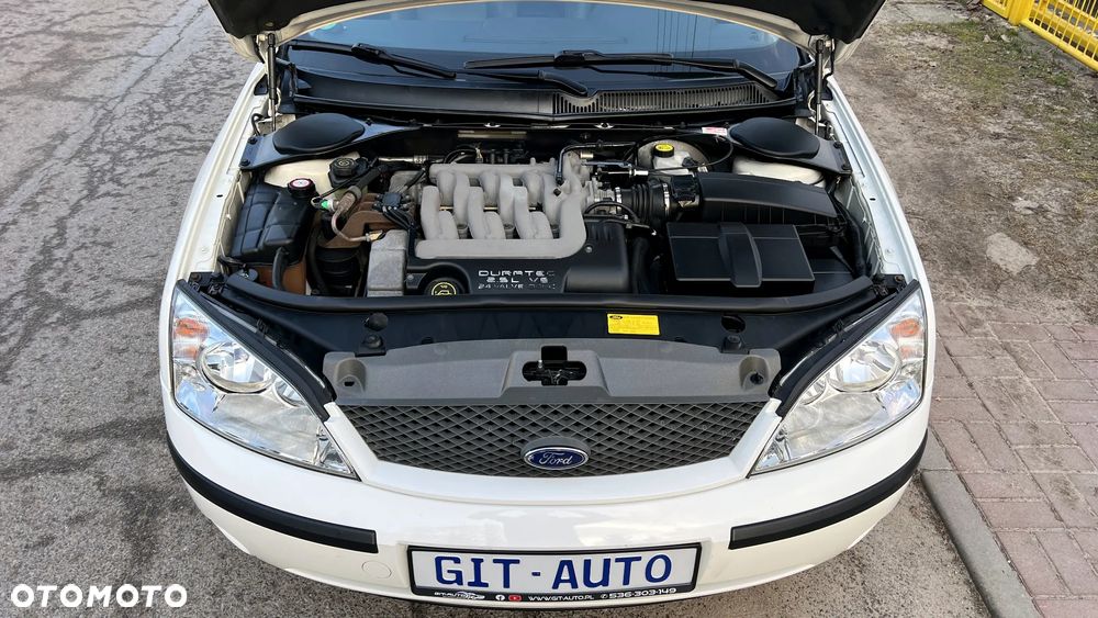 Ford Mondeo 2.5 V6 Ghia - 34