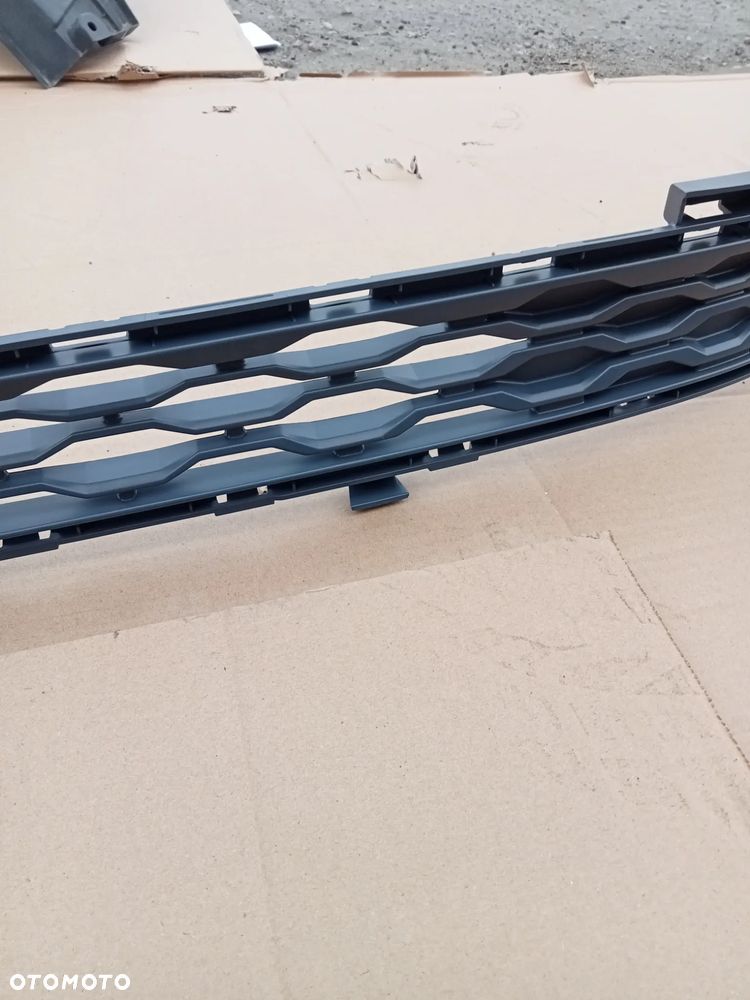 kratka zderzaka przód górna transporter t7 7t0853678b - 5