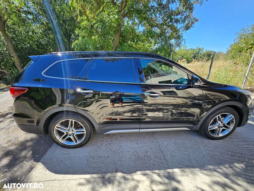 Hyundai Grand Santa Fe - 9