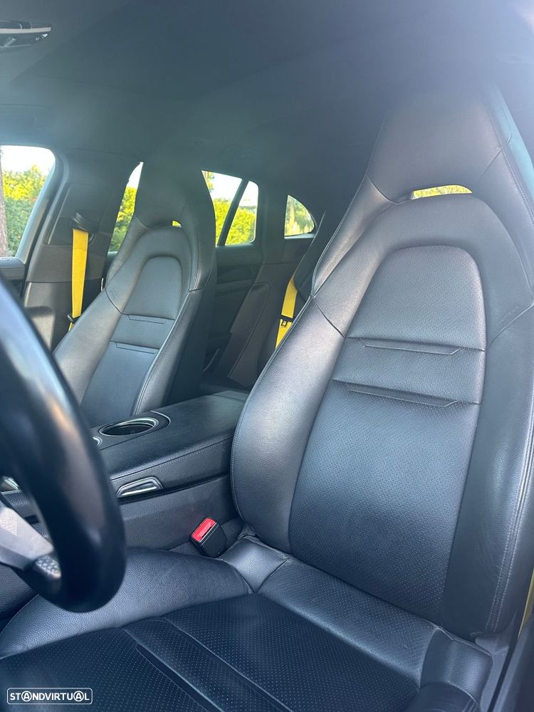 Porsche Panamera Sport Turismo - 16