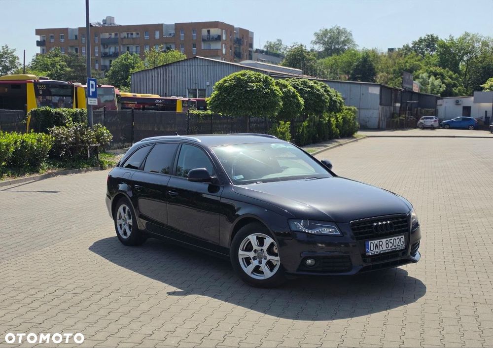 Audi A4 Avant - 1