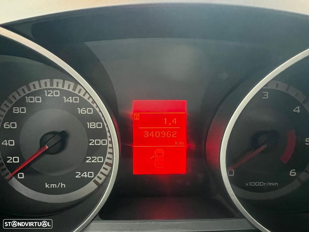 Mitsubishi Outlander 2.0 DI-D Intense 4WD - 29