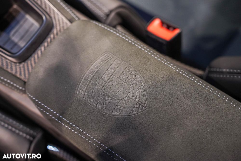 Porsche Cayman 718 GT4 RS - 16