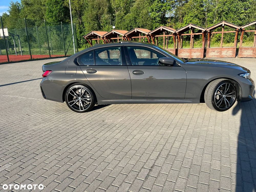 BMW Seria 3 330i M Sport - 32