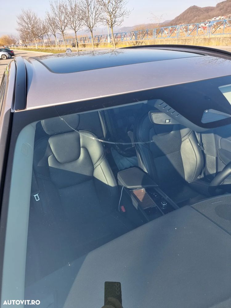 Volvo XC 60 B4 B Plus Dark - 23