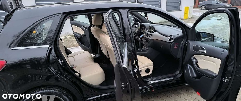 Mercedes-Benz Klasa B 220 d 4Matic 7G-DCT AMG Line - 38