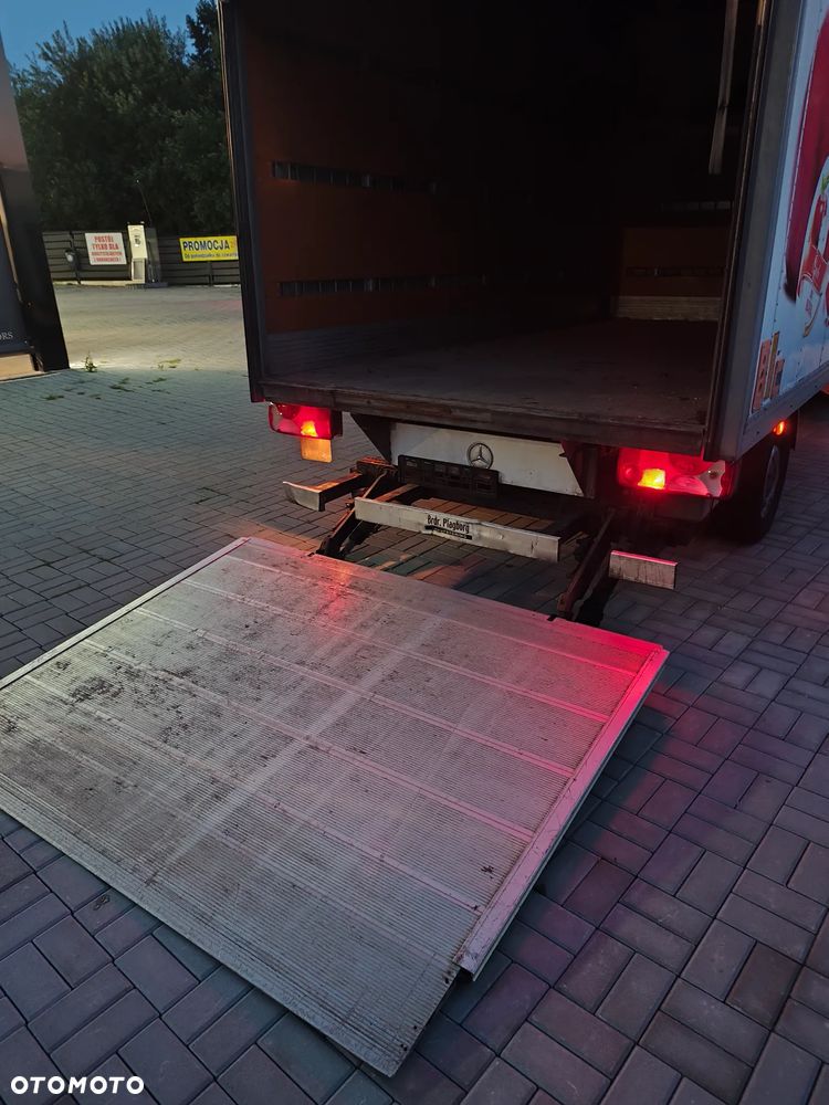 Mercedes-Benz SPRINTER 319 - 26