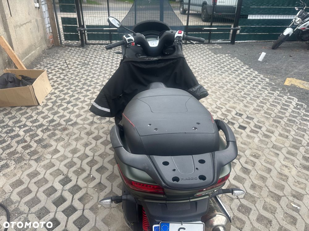 Piaggio MP-3 - 6
