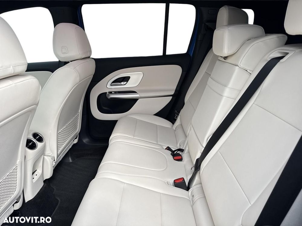 Mercedes-Benz GLB - 11