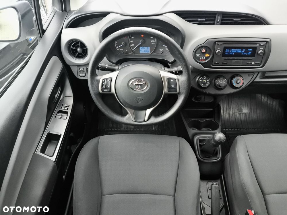 Toyota Yaris - 12