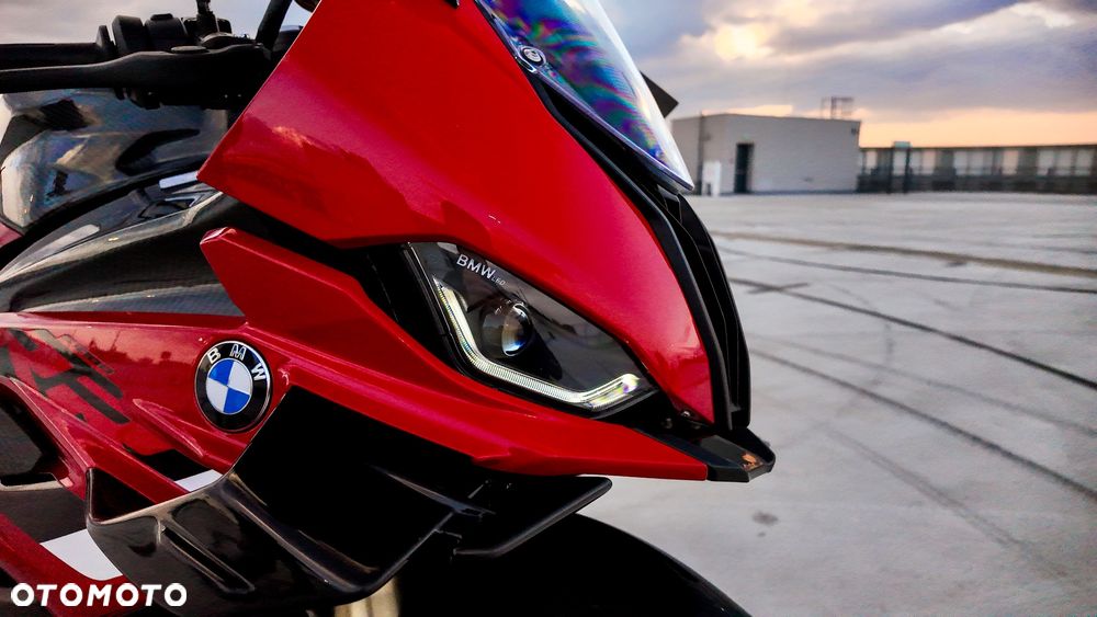 BMW S - 8