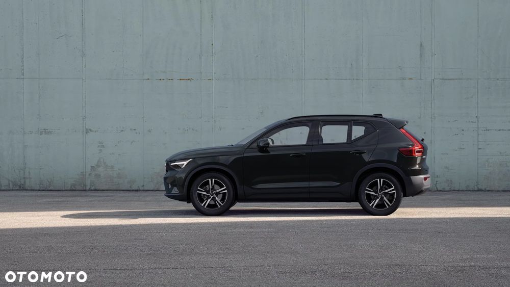 Volvo XC 40 B3 Plus Dark - 3