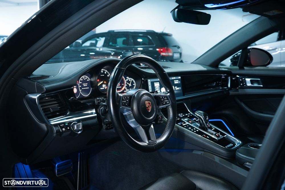 Porsche Panamera 4 E-Hybrid - 12