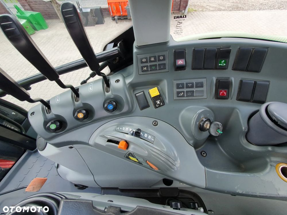 Claas Arion 440 - 11