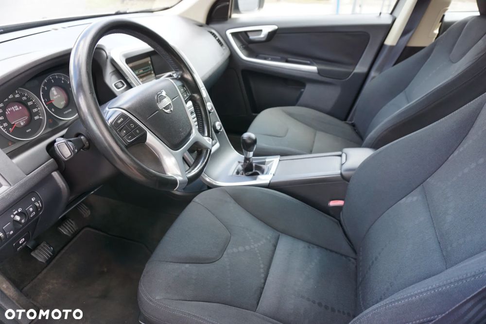 Volvo XC 60 D4 Kinetic - 8