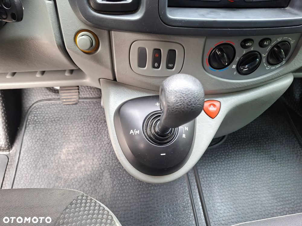 Opel Vivaro - 23