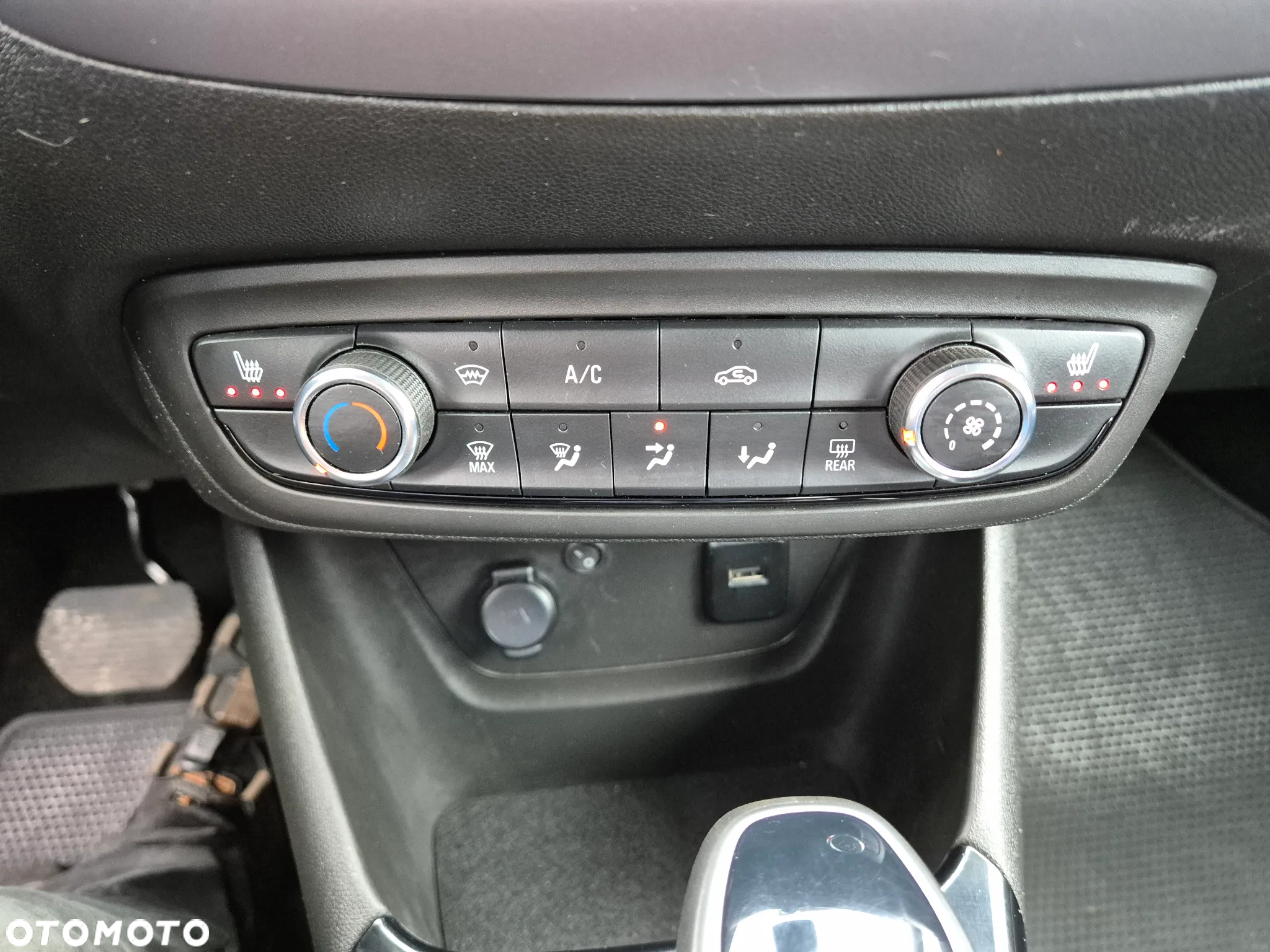 Opel Crossland 1.2 Automatik Business Elegance - 3