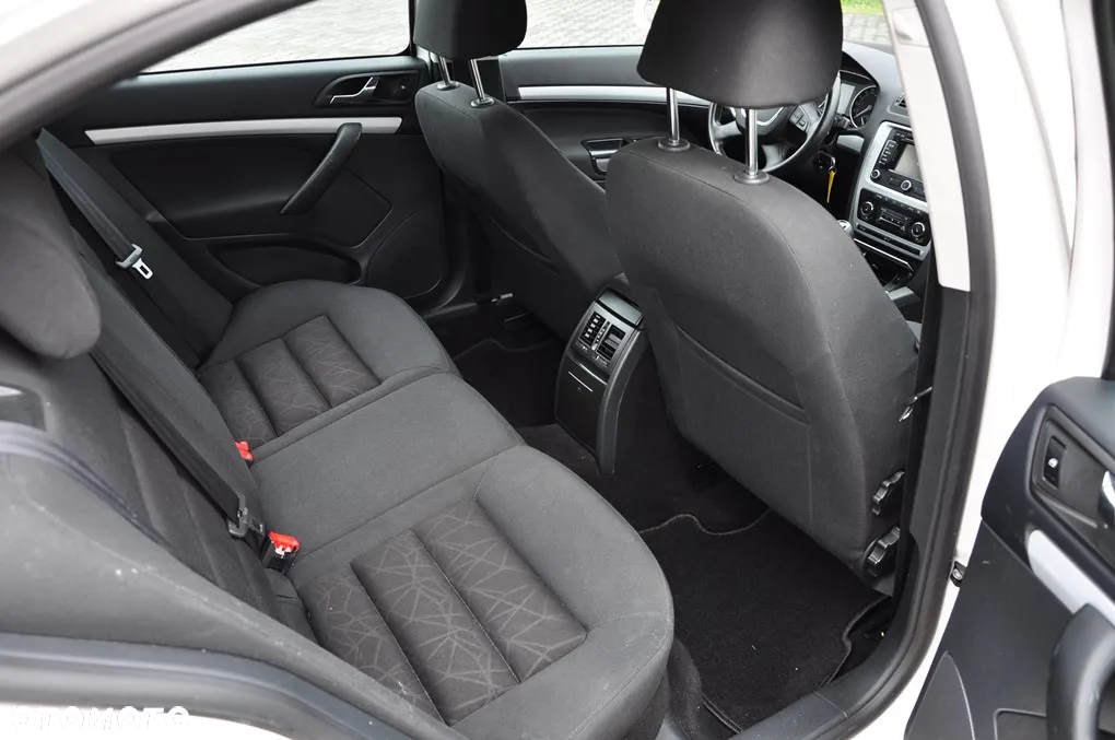 Skoda Octavia 1.4 TSI Family - 27