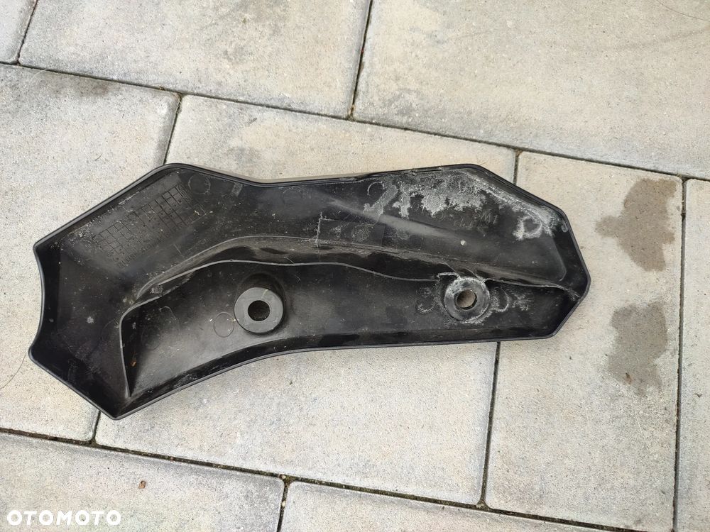 Osłona chłodnicy prawa Yamaha MT07 - 6