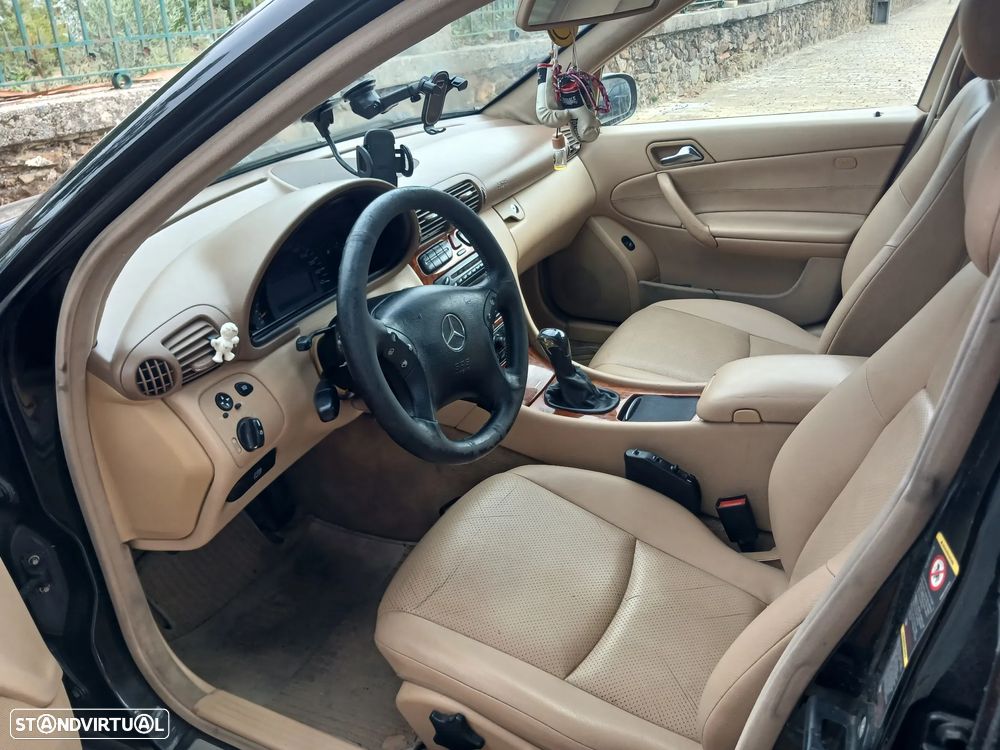 Mercedes-Benz C 220 - 12