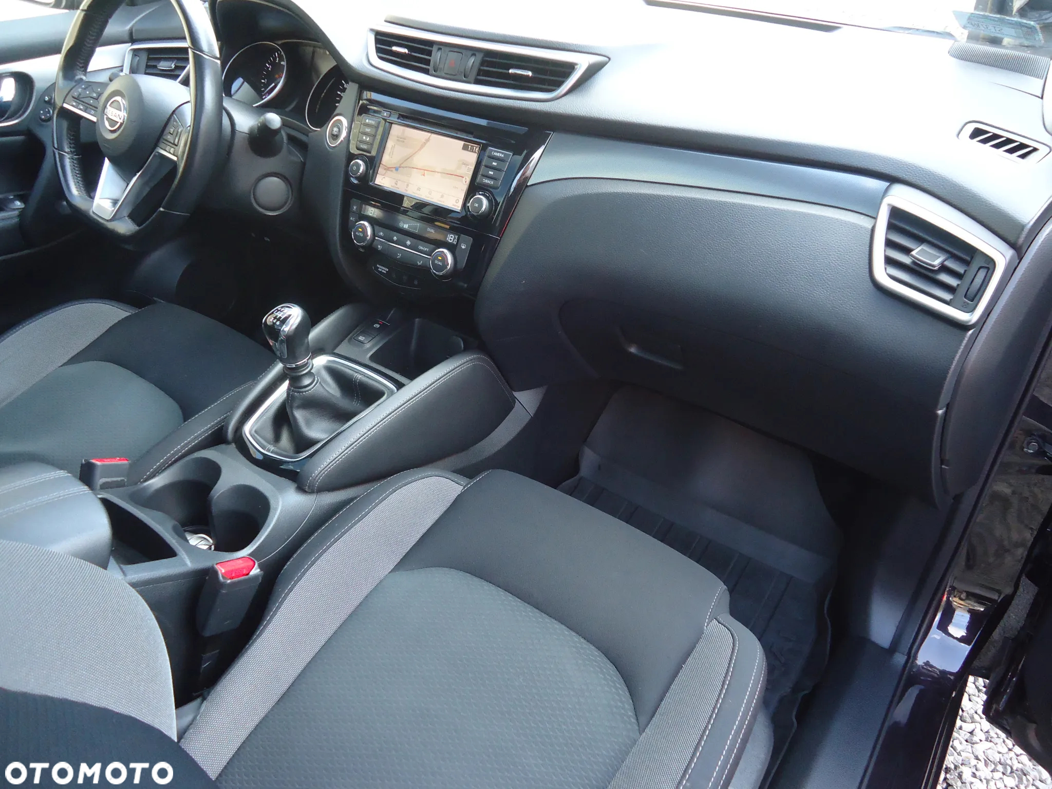 Nissan Qashqai 1.3 DIG-T N-Connecta - 14