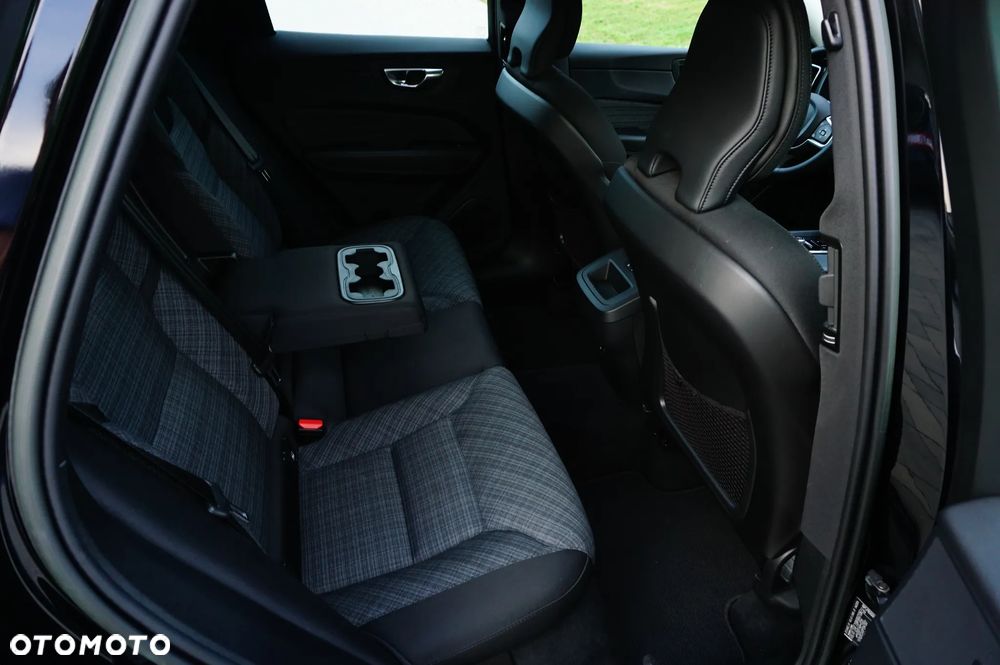 Volvo XC 60 B4 D Core - 24