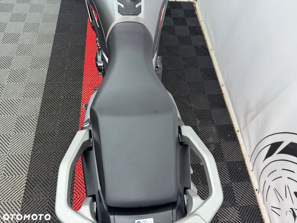 Honda XL - 25