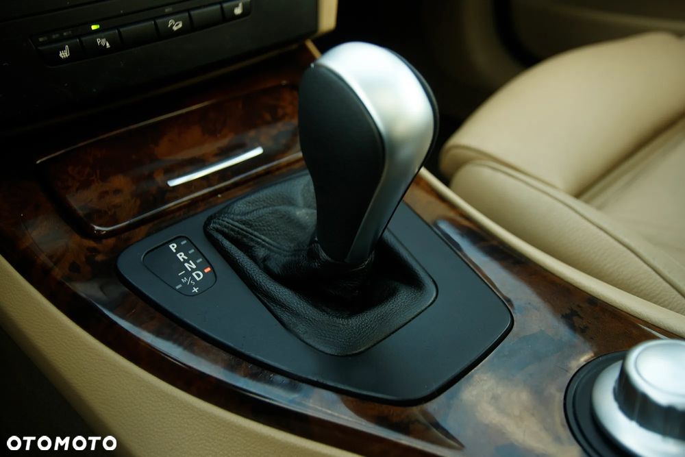 BMW Seria 3 330i - 18