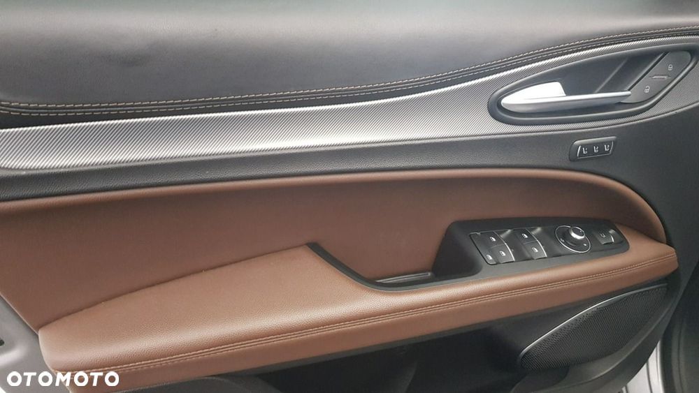 Alfa Romeo Stelvio - 20