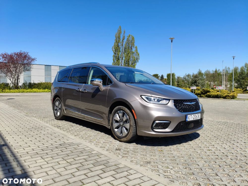Chrysler Pacifica - 4