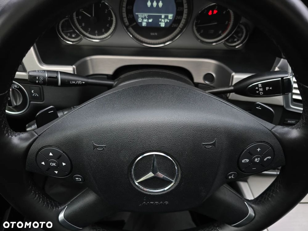 Mercedes-Benz Klasa E 350 CDI DPF 4Matic BlueEFFICIENCY 7G-TRONIC Avantgarde - 38