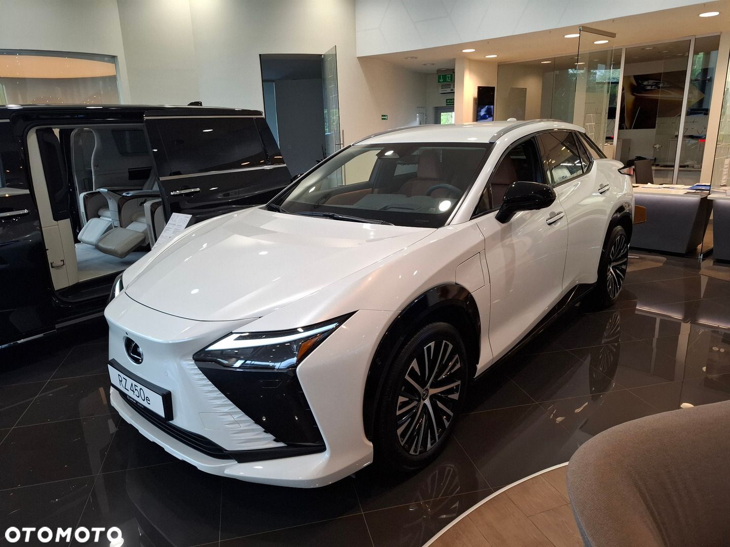 Lexus RZ 450e Omotenashi DIRECT4 - 1