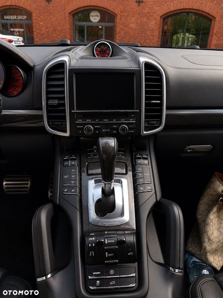 Porsche Cayenne - 29