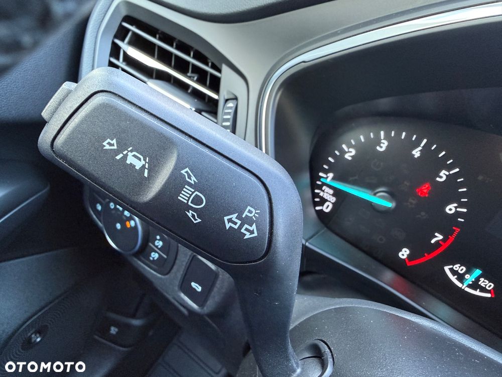 Ford Focus SW 1.0 EcoBoost S&S TITANIUM X - 29